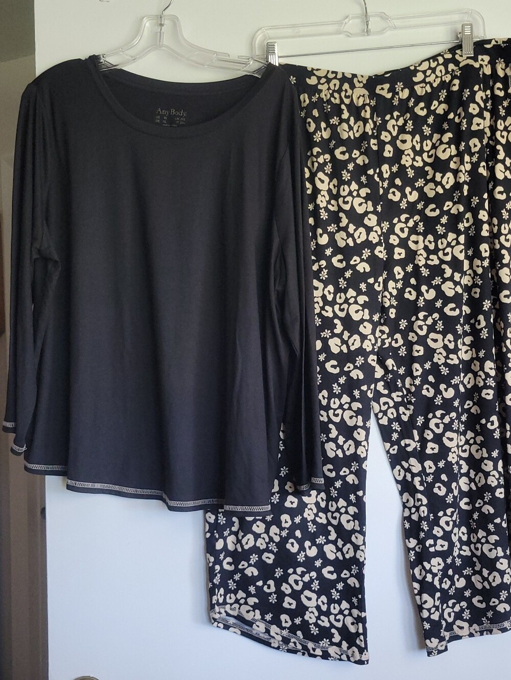 AnyBody Cropped Pant And Top Set 1X New